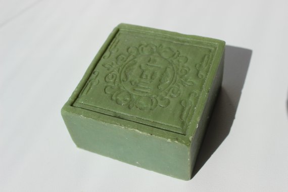 Parfümierte grüne Aleppo Seife Alomoora